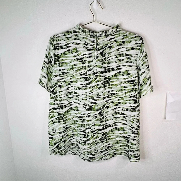 Cooper & Ella Zebra Sage Short Sleeve Blouse Plus Size 1X Ruffle Neckline - Picture 4 of 6